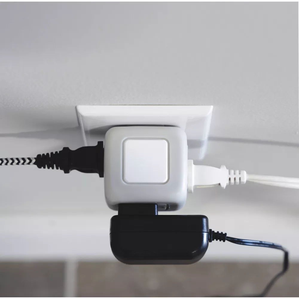 Cube 3-outlet Grounded Surge Protection Wall Tap Extender