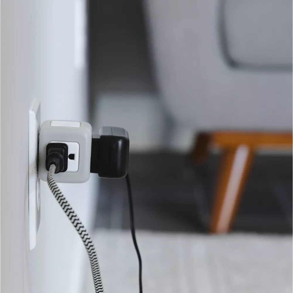 Cube 3-outlet Grounded Surge Protection Wall Tap Extender